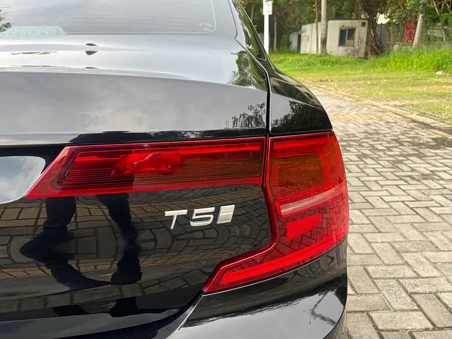 Volvo S90 2018 — фото 16