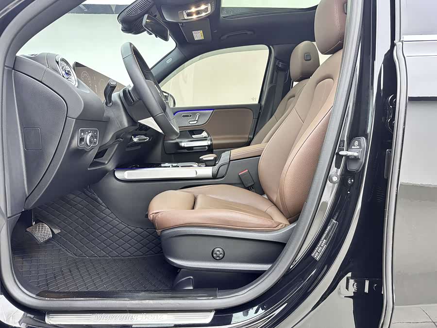 Mercedes-Benz GLB 2024