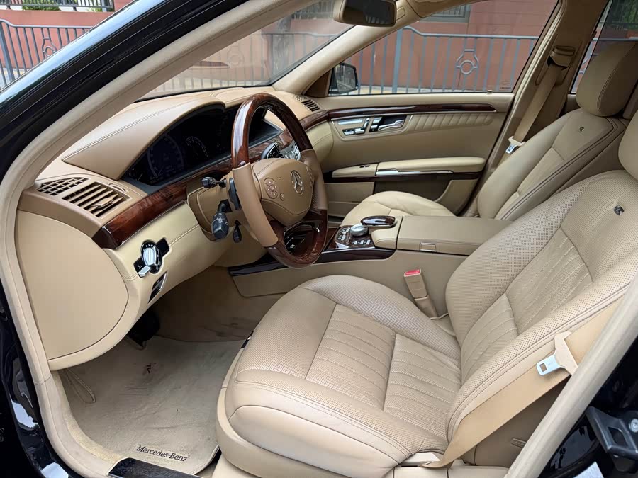 Mercedes-Benz S-Class 2010