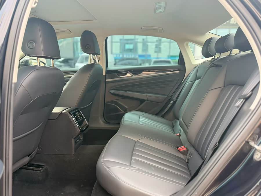 Volkswagen Passat 2024
