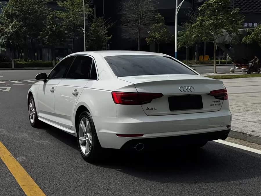 Audi A4L 2017 — фото 8