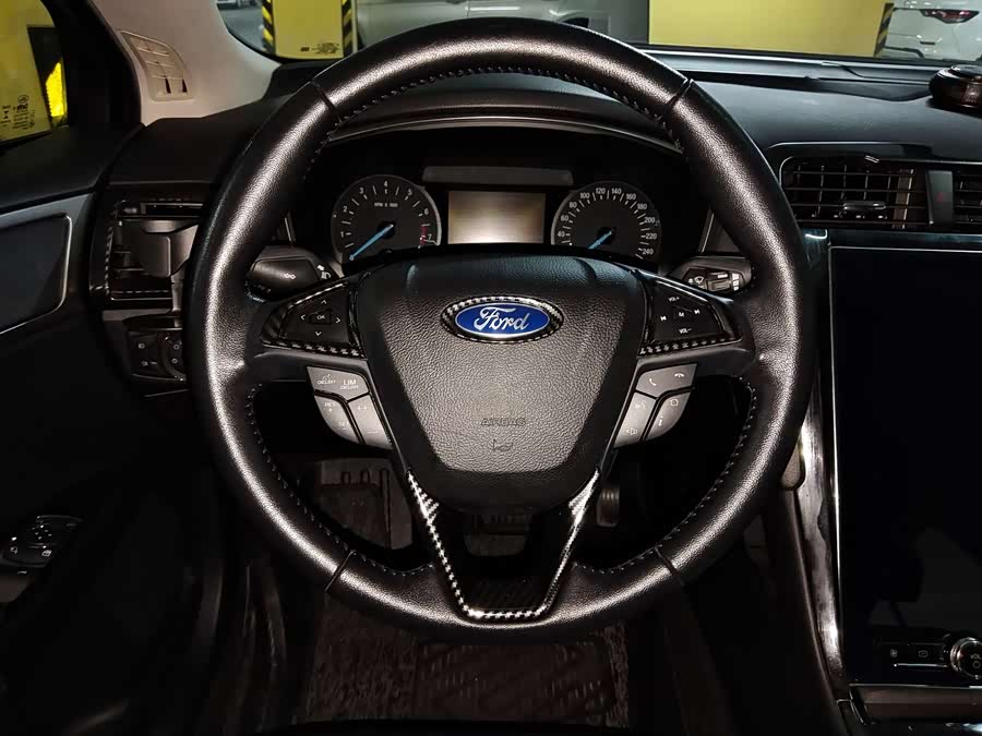 Ford Mondeo 2020 — фото 12