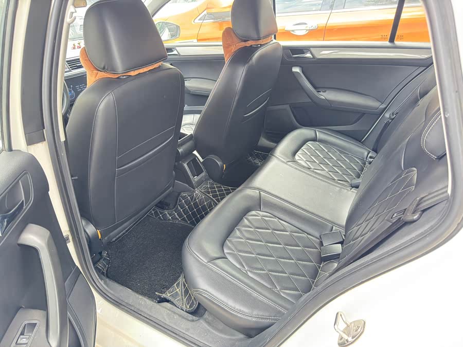 Volkswagen Santana 2015