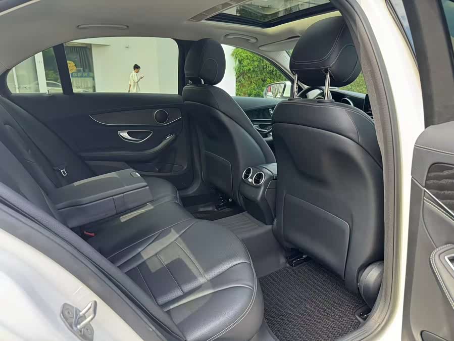 Mercedes-Benz C-Class 2018 — фото 16