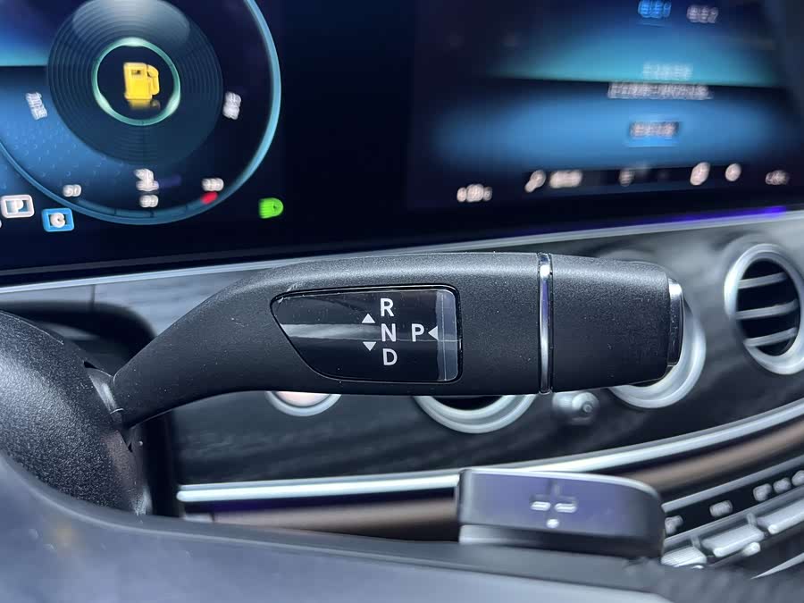 Mercedes-Benz E-Class 2023 — фото 9