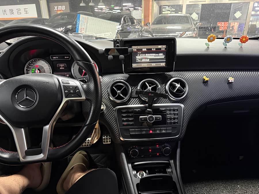 Mercedes-Benz A-Class 2015 — фото 16