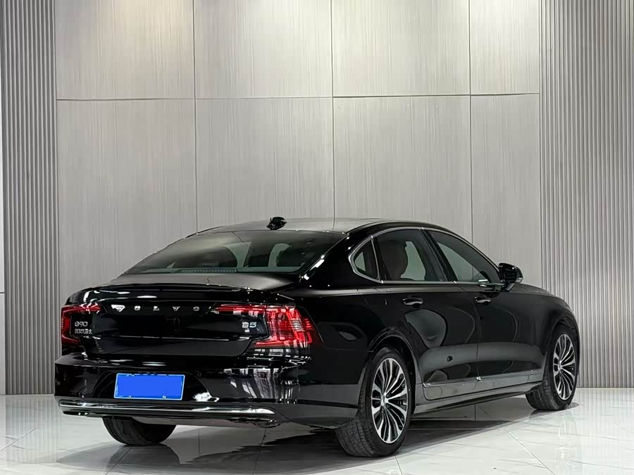 Volvo S90 2024