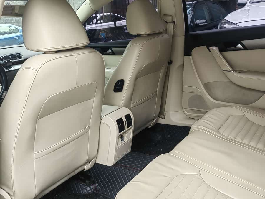 Volkswagen Magotan 2013