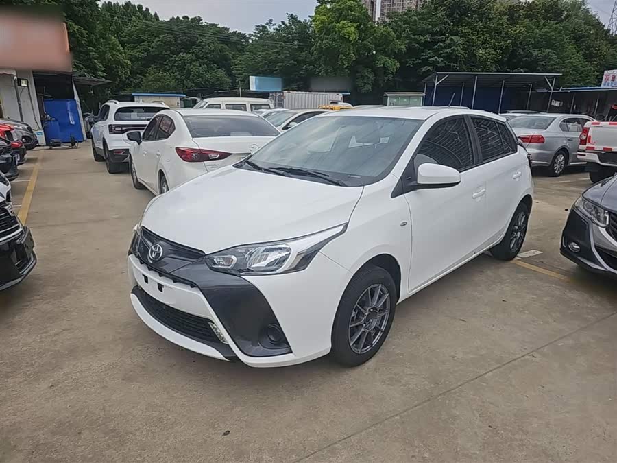 Toyota Yaris L 2021