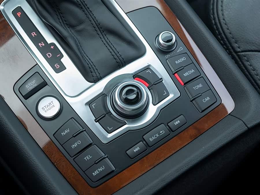 Audi Q7 2014 — фото 33