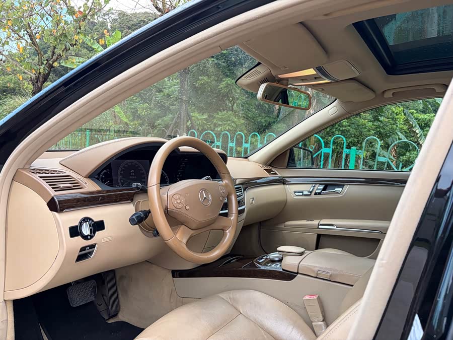 Mercedes-Benz S-Class 2010