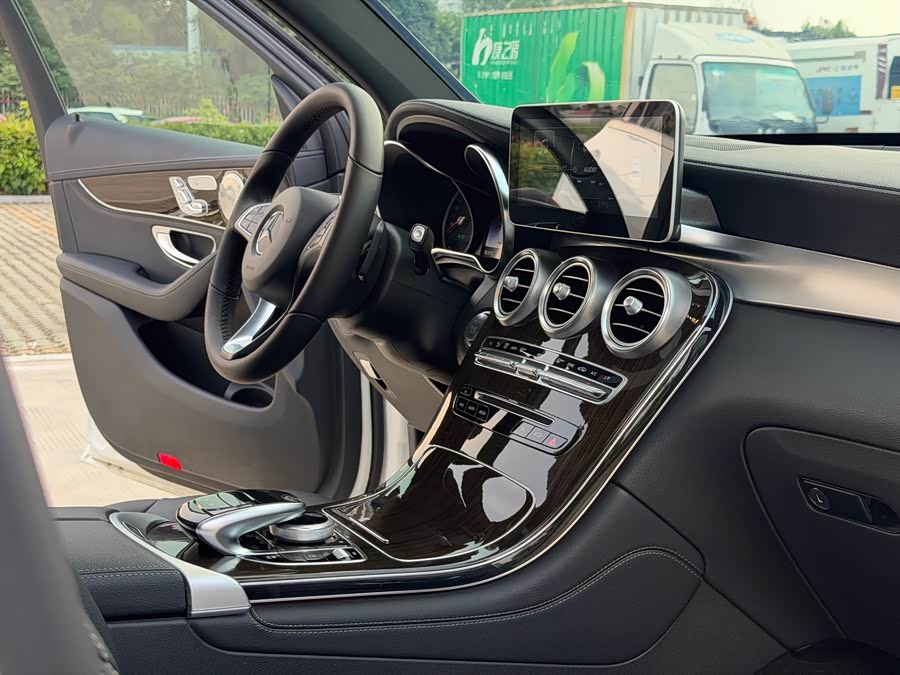Mercedes-Benz GLC 2019 — фото 12