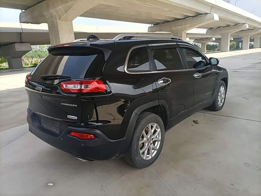 Jeep Cherokee 2016