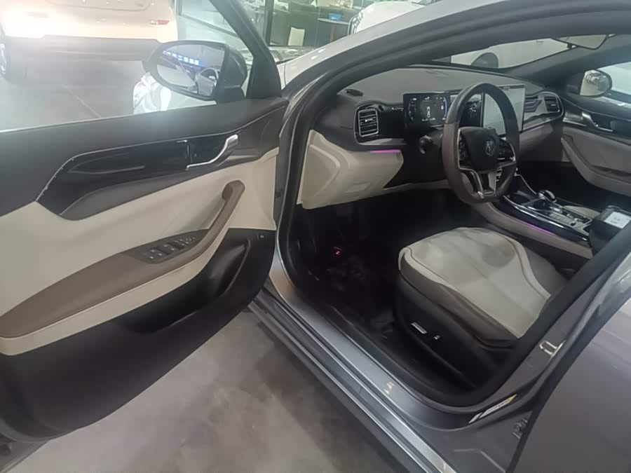 BYD Qin PLUS 2023 — фото 16