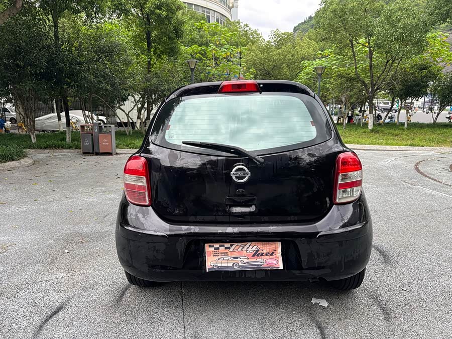 Nissan March 2010
