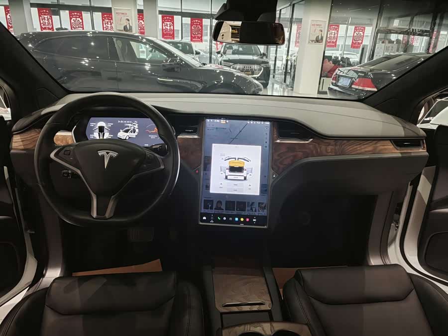 Tesla Model X 2019 — фото 9