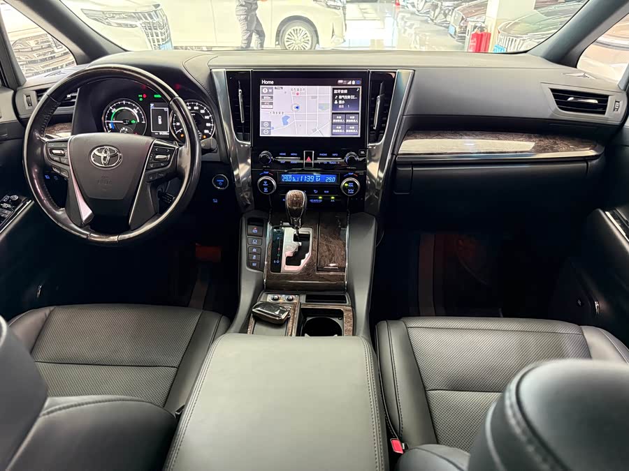 Toyota Alphard 2021 — фото 15
