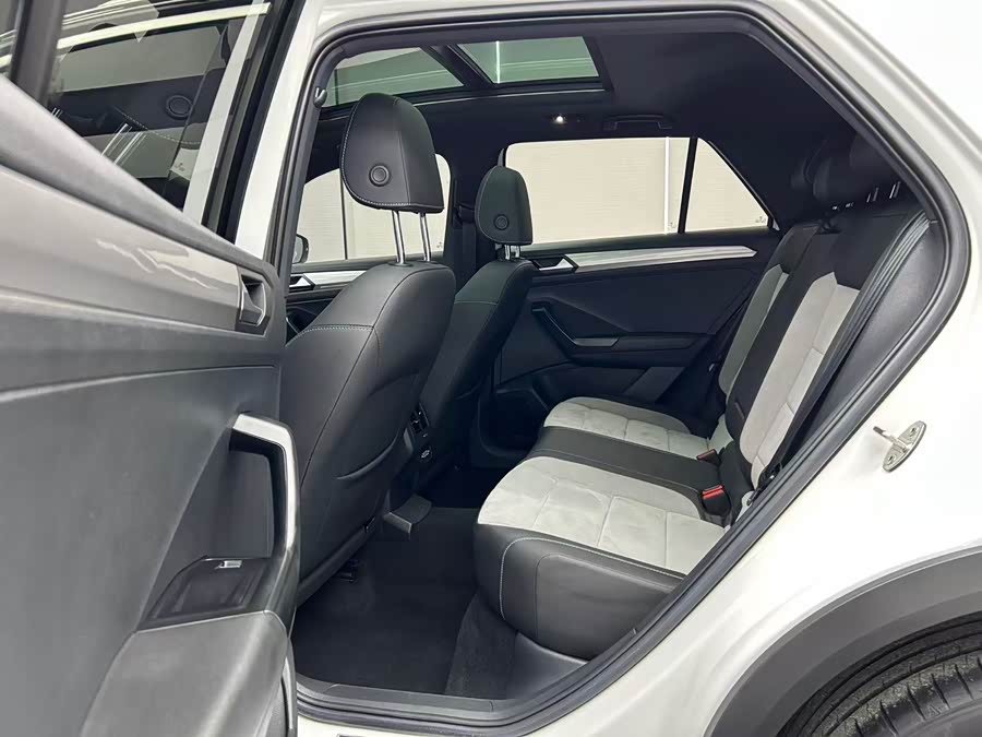 Volkswagen T-Roc 2022 — фото 10