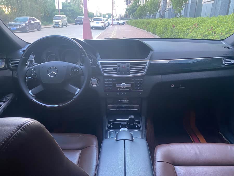 Mercedes-Benz E-Class 2011