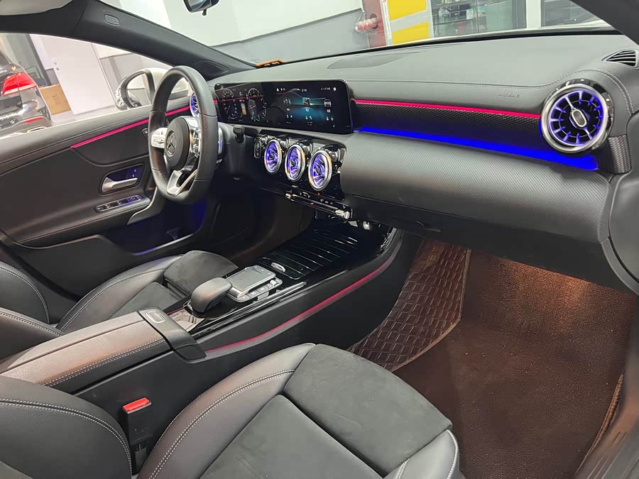 Mercedes-Benz A-Class 2022 — фото 14