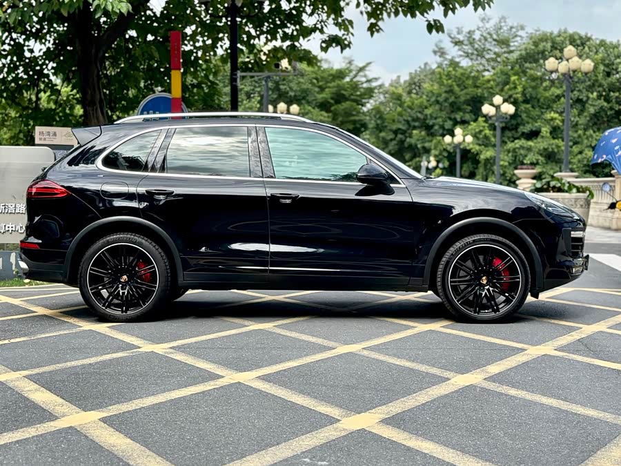 Porsche Cayenne 2015 — фото 12