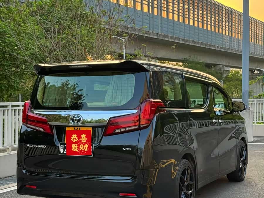 Toyota Alphard 2018 — фото 24