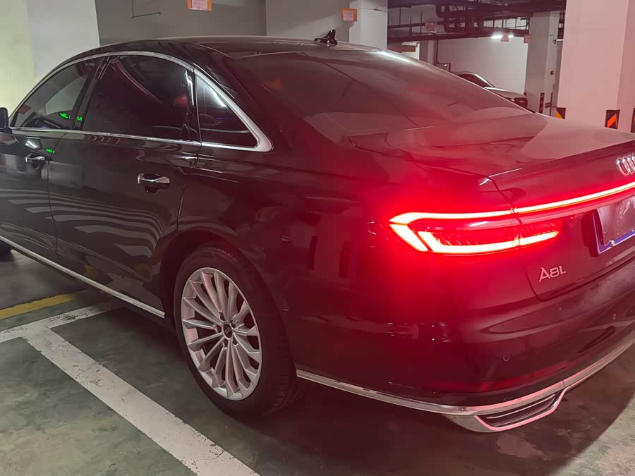 Audi A8 2021 — фото 10
