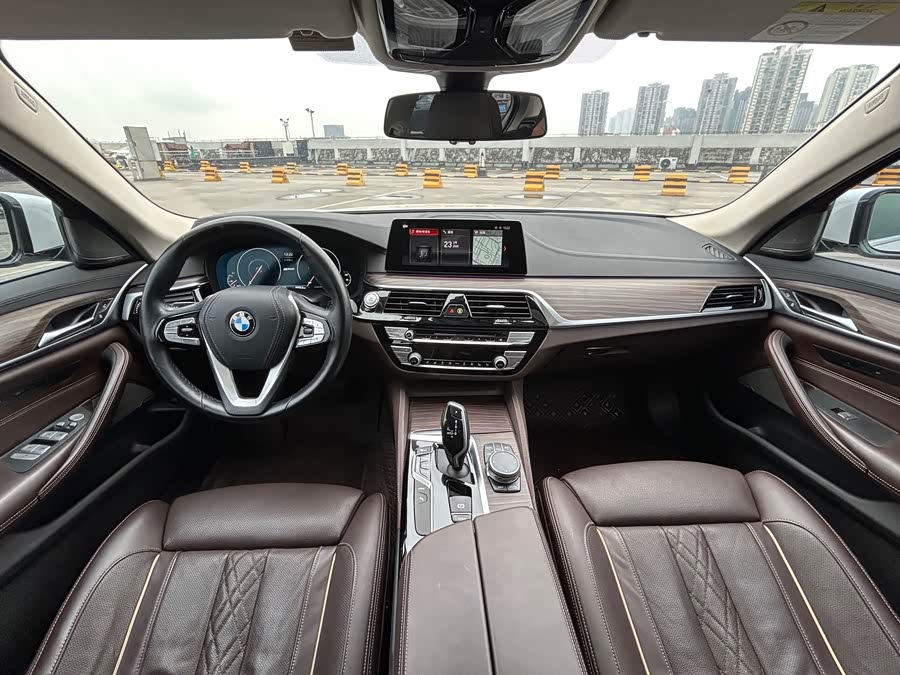 BMW 5 Series New Energy 2019 — фото 16