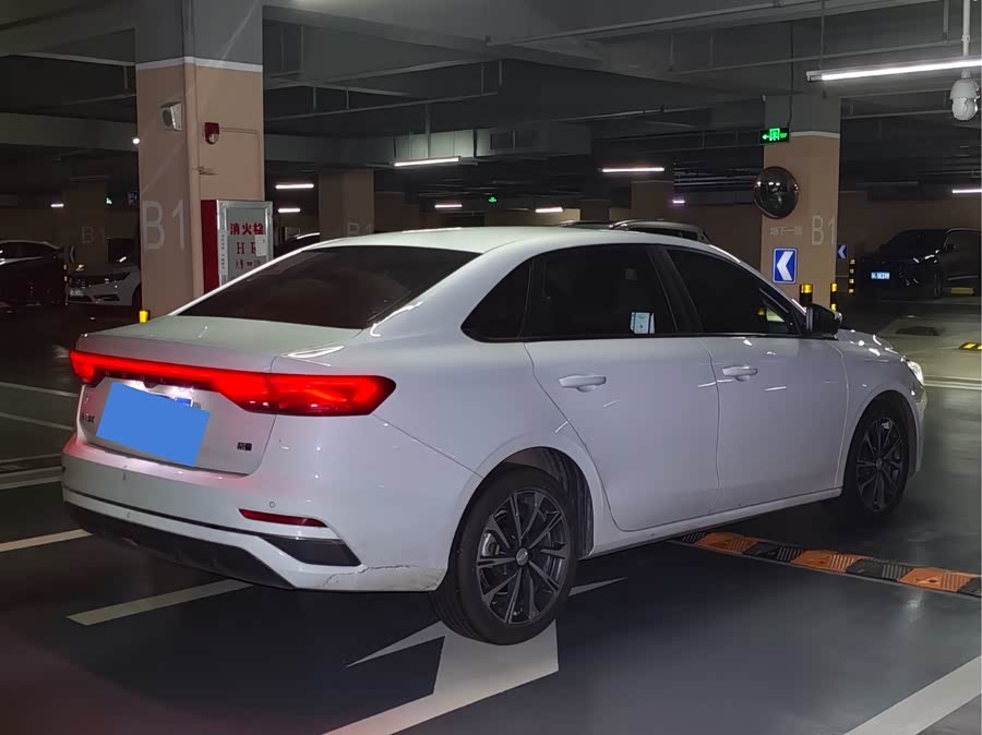 Geely Emgrand 2025