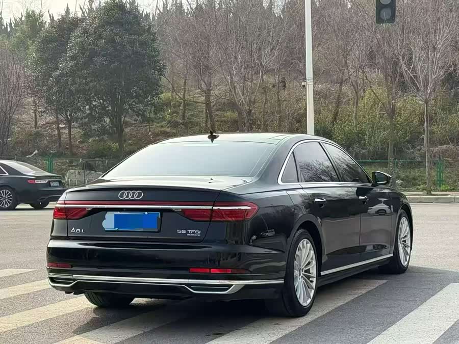 Audi A8 2018 — фото 9