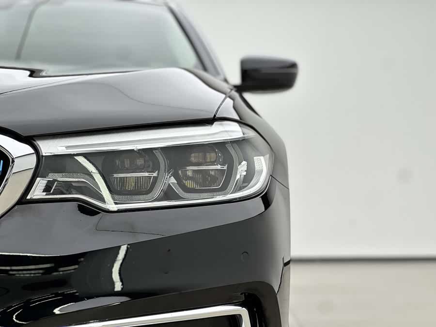BMW 5 Series New Energy 2019 — фото 12
