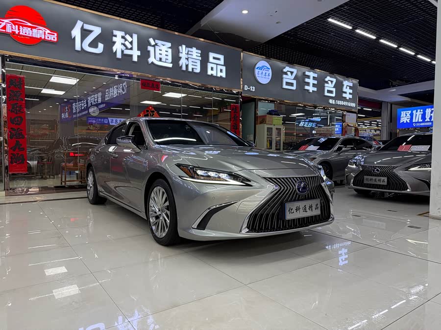 Lexus ES 2018