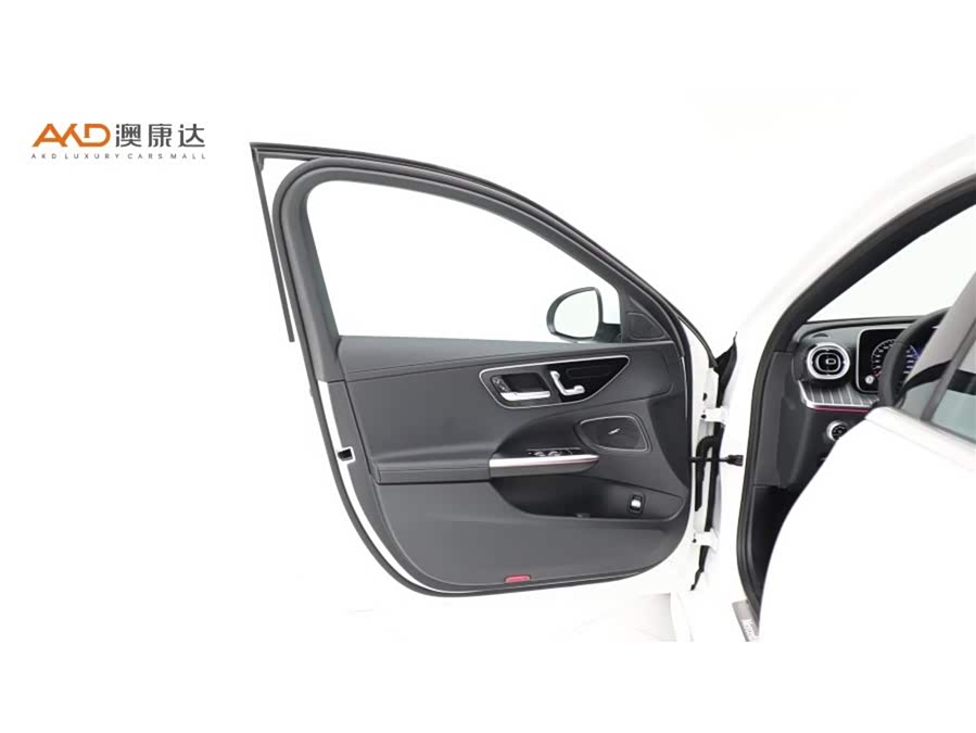 Mercedes-Benz C-Class 2023 — фото 10