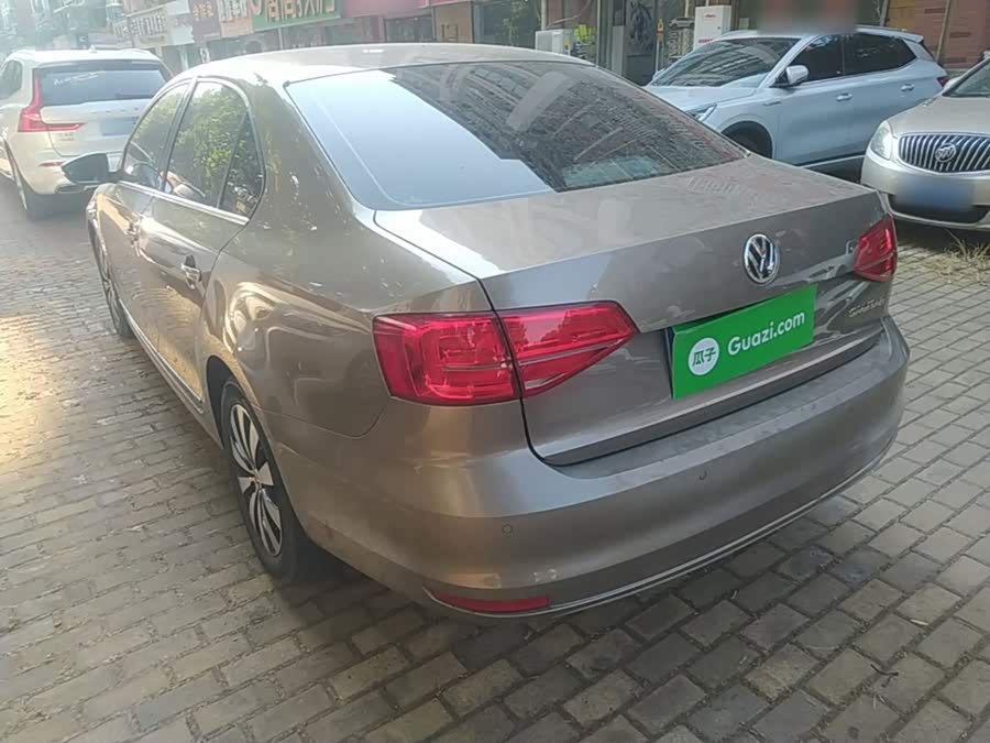 Volkswagen Sagitar 2017