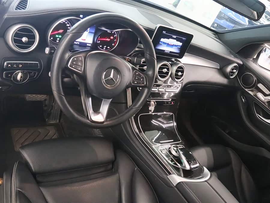 Mercedes-Benz GLC 2018 — фото 10