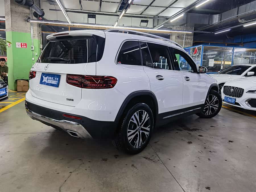 Mercedes-Benz GLB 2025