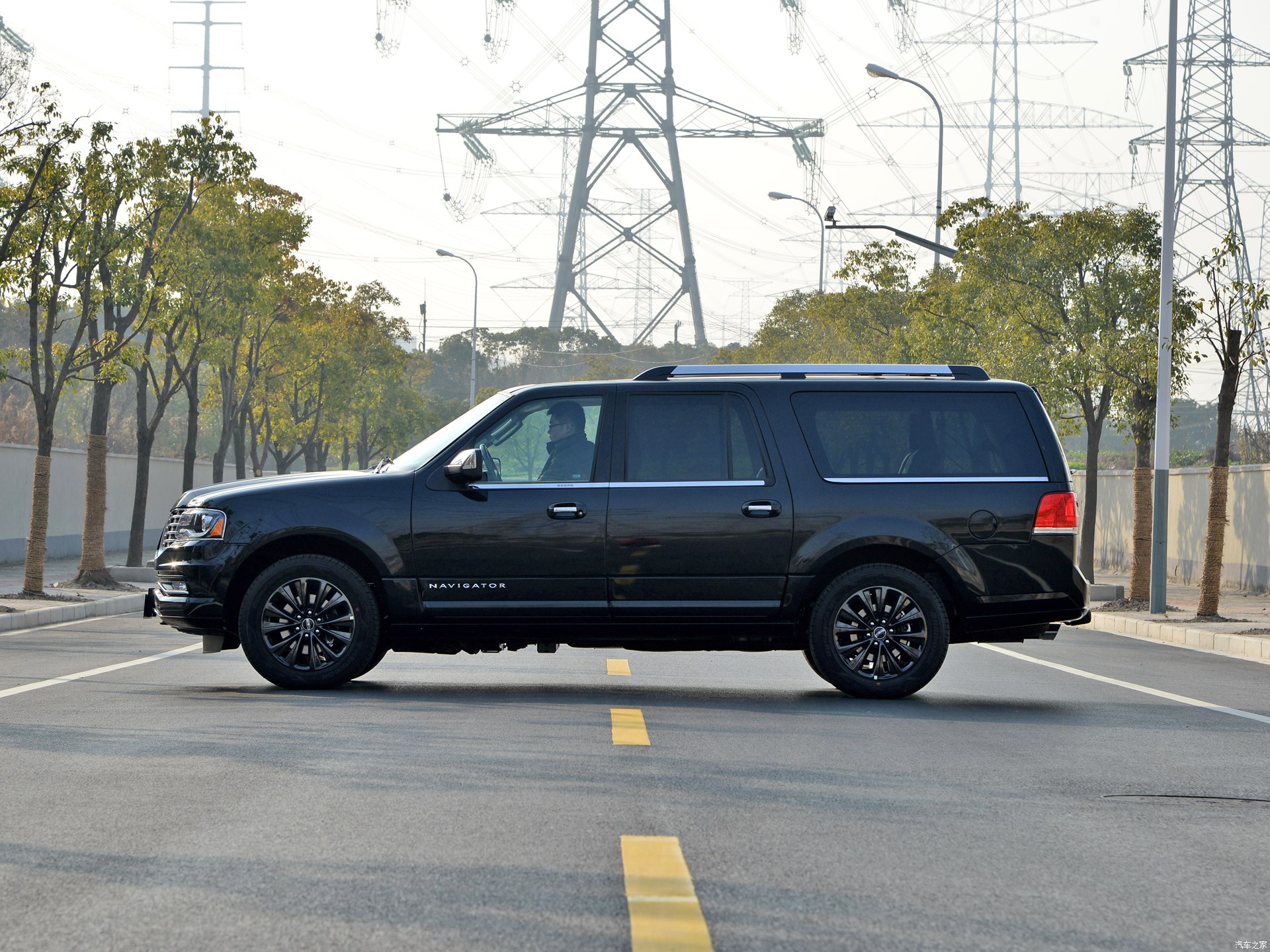 Lincoln Navigator 2025 — Внешний вид, фото 52