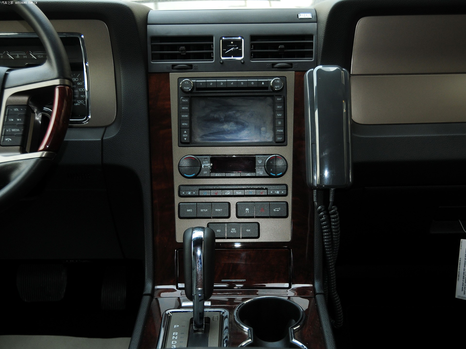 Lincoln Navigator 2025 — Салон, фото 44