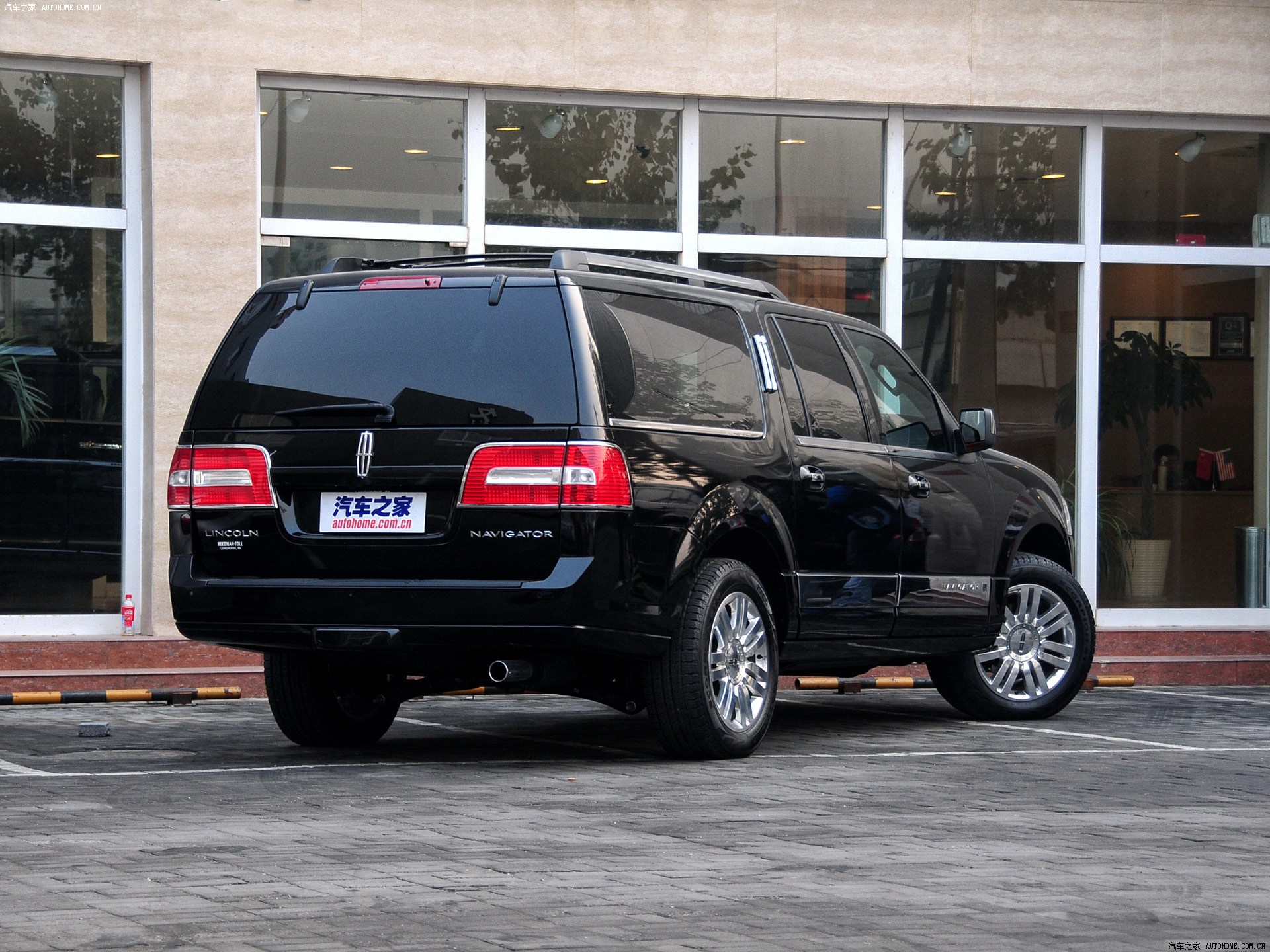 Lincoln Navigator 2025 — Внешний вид, фото 32