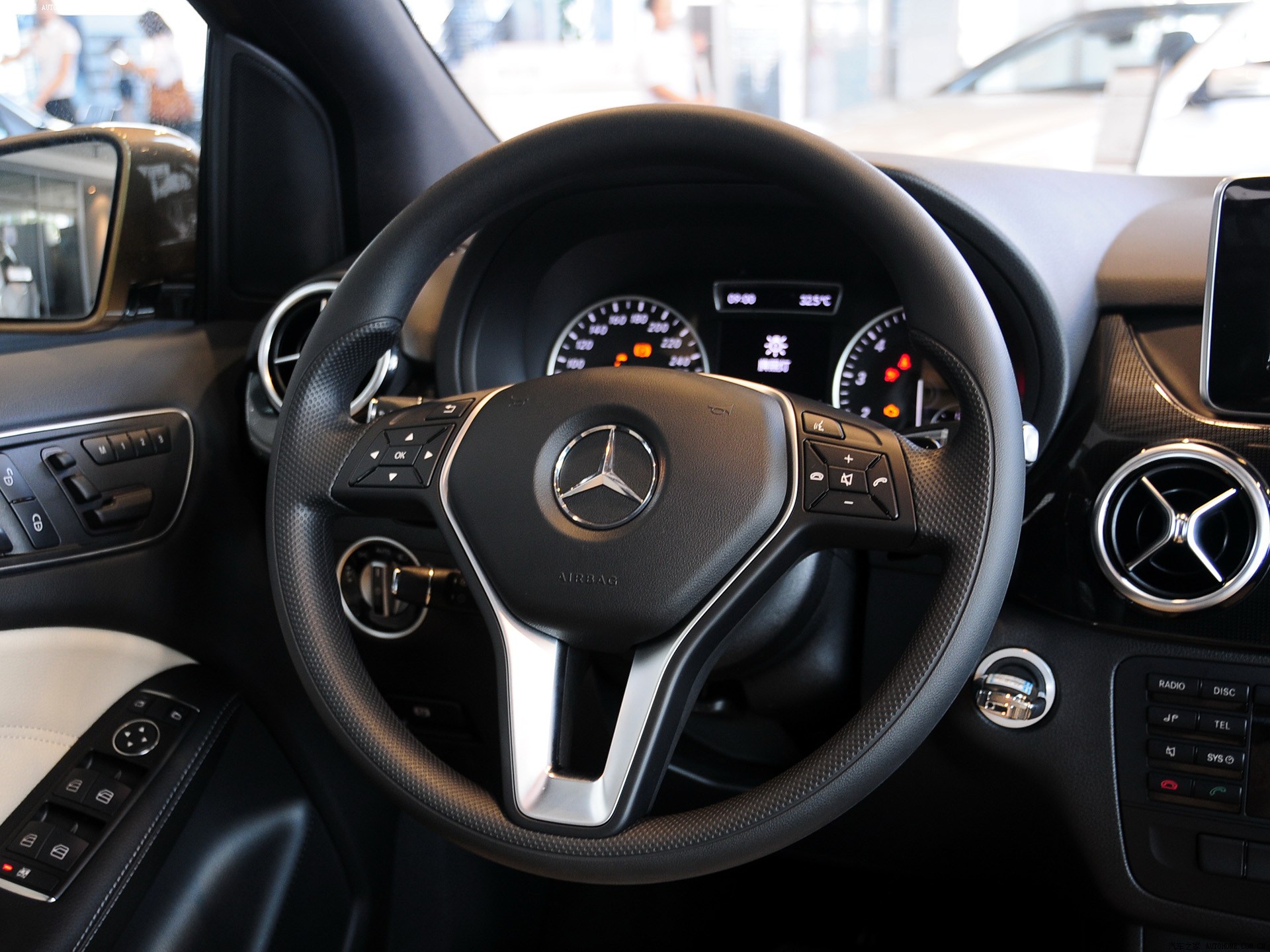 Mercedes-Benz B-Class 2022 — фото 144