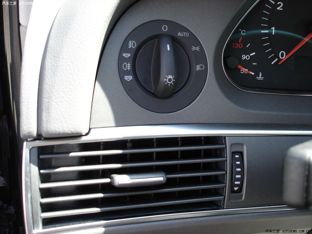 Audi A6L 2026 — Салон, фото 31