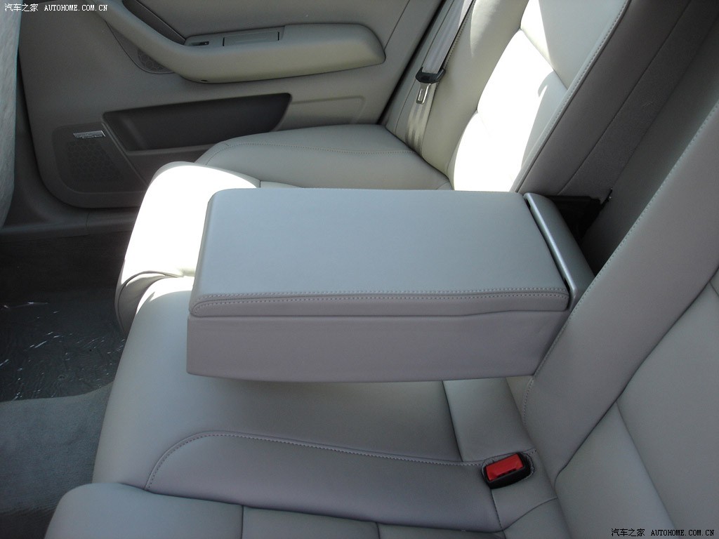 Audi A6L 2026 — Сиденья и пространство, фото 21