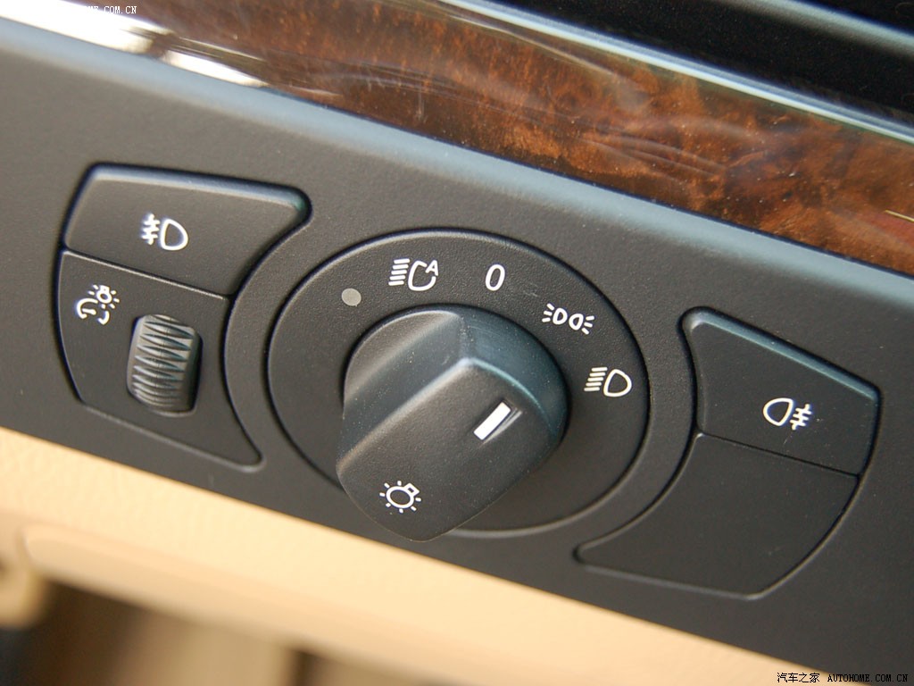 BMW 5 Series 2026 — Салон, фото 25