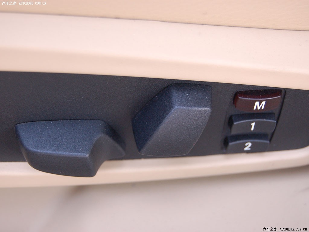 BMW 5 Series 2026 — Сиденья и пространство, фото 25