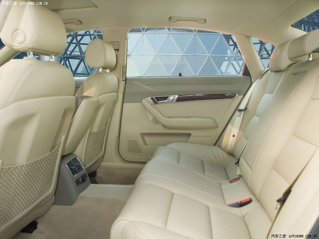 Audi A6L 2026 — Сиденья и пространство, фото 30