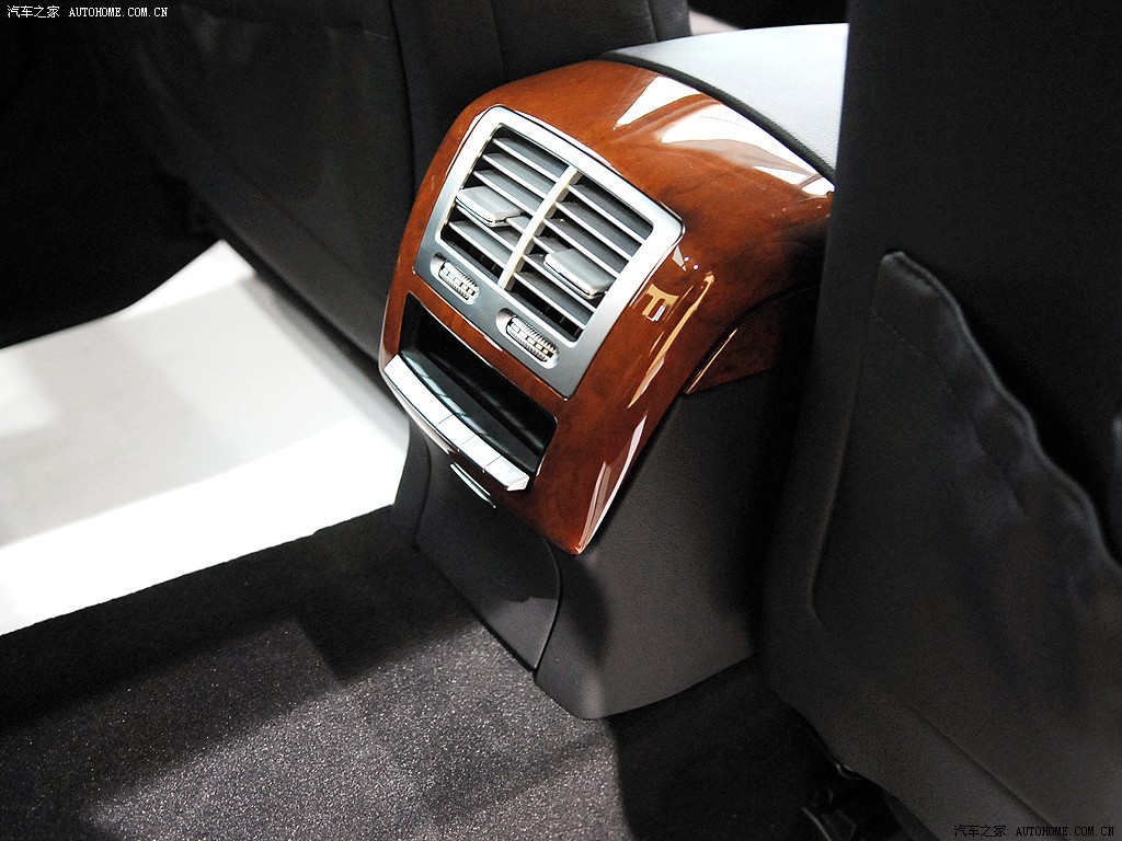 Mercedes-Benz S-Class 2026 — Сиденья и пространство, фото 29