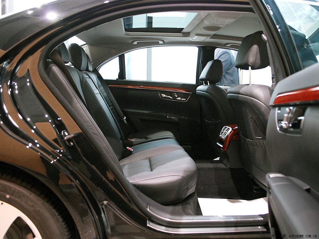 Mercedes-Benz S-Class 2026 — Сиденья и пространство, фото 25