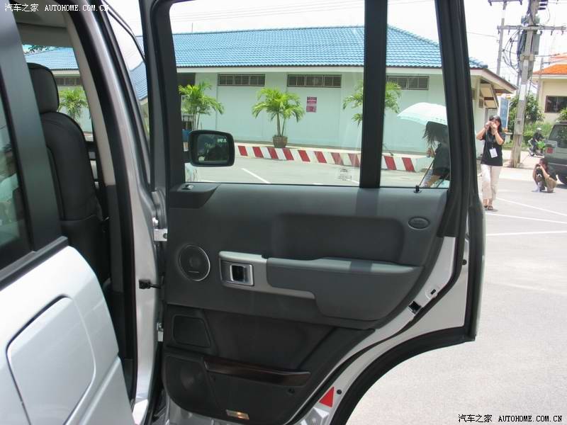 Land Rover Range Rover 2026 — Сиденья и пространство, фото 1