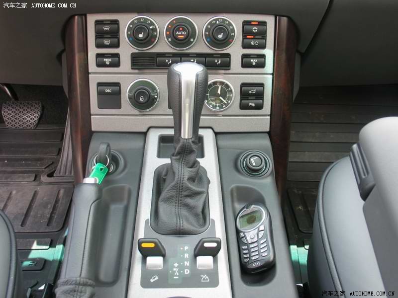 Land Rover Range Rover 2026 — Салон, фото 3