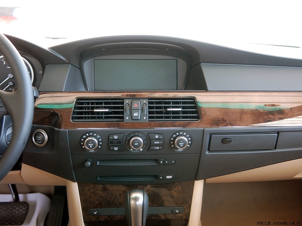 BMW 5 Series 2026 — Салон, фото 37